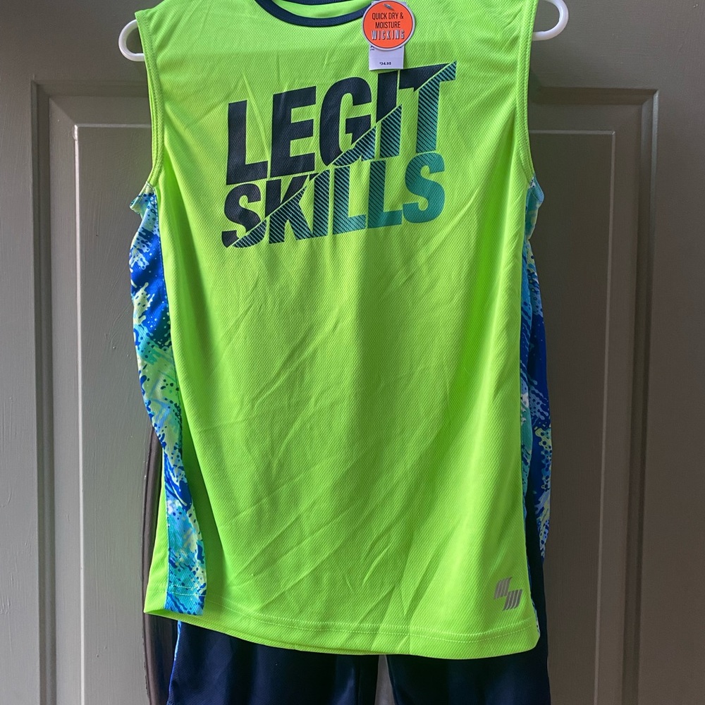 Childrens Place NWT!! Boys 2 piece short/tank set